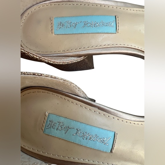 Betsey Johnson Gold Glitter Block Heel Sandals Size 7.5 - Picture 7 of 8